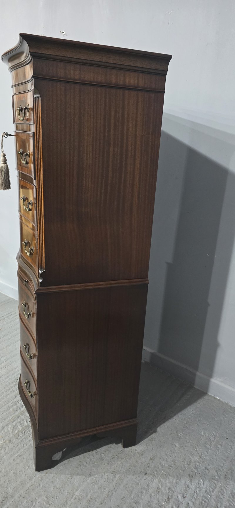 Super Mahogany Serpentine Chest on Chest of Drawers - Image 3