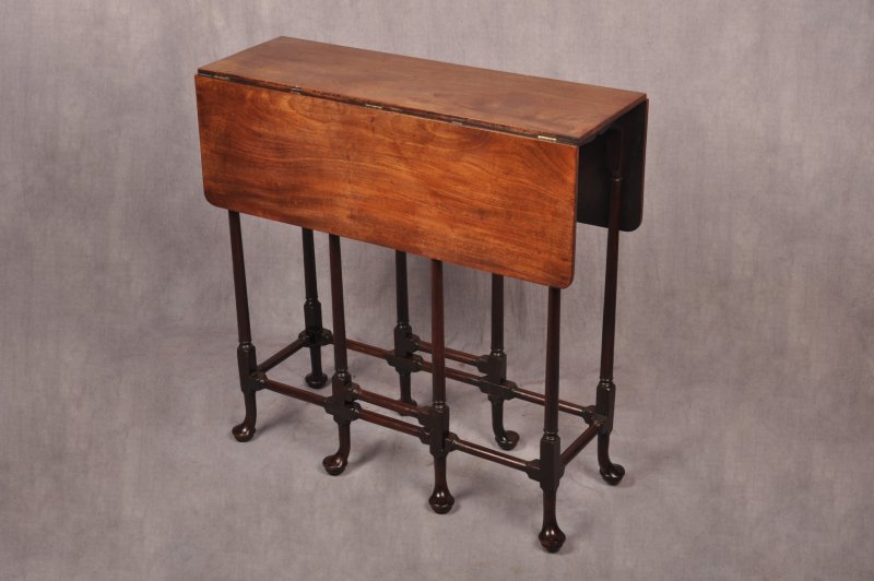 Fine 18th Century Mahogany Spider Table - Image 3