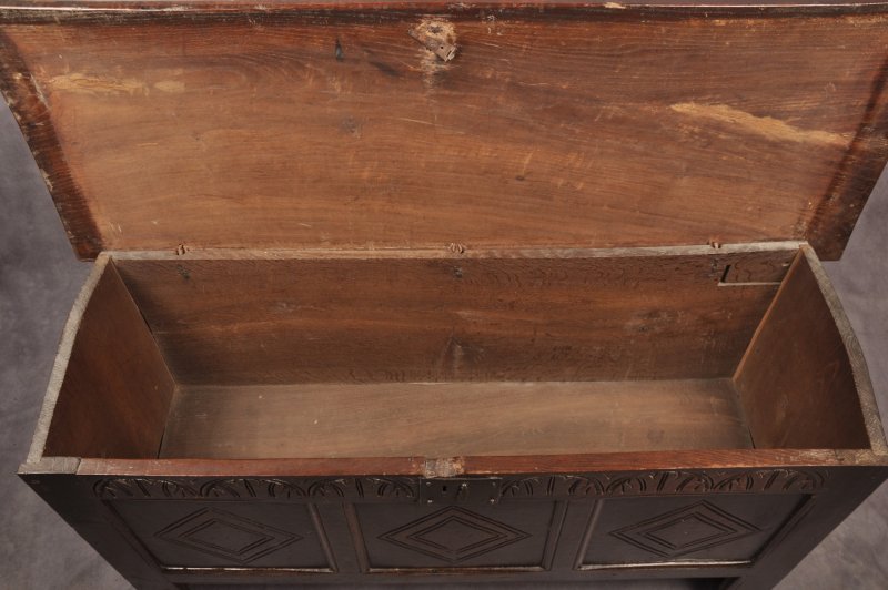Early 17th Century Oak Coffer - Image 13