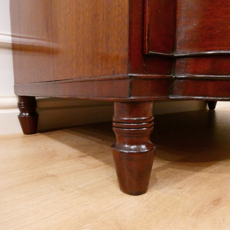 Regency Mahogany Bow Fronted Chest of Drawers - Image 9