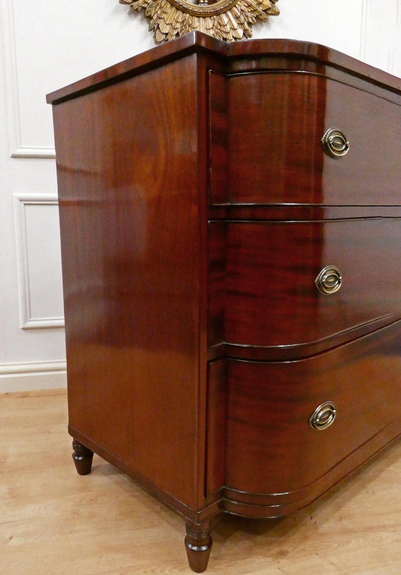 Regency Mahogany Bow Fronted Chest of Drawers - Image 10