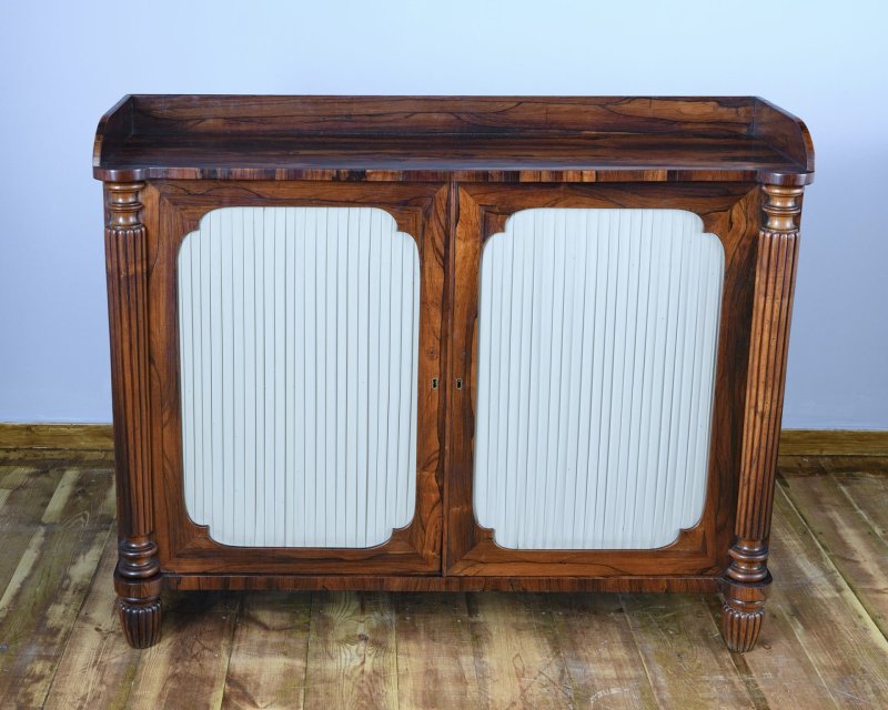 George IV Period Goncalo Alves Two Door Cabinet - Image 2