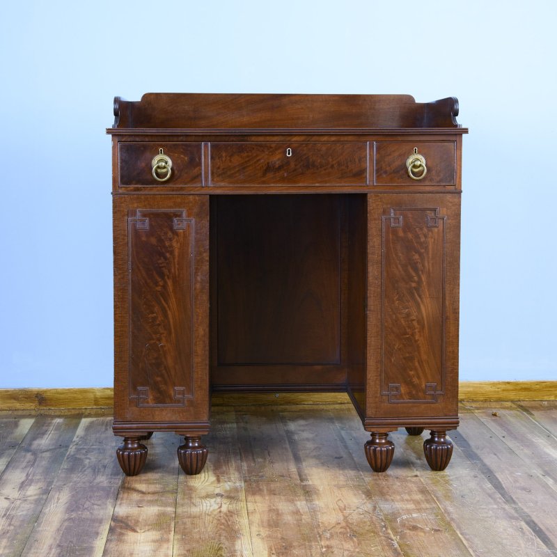 Mahogany Cabinet in the Manner of Gillow of London & Lancaster - Image 4