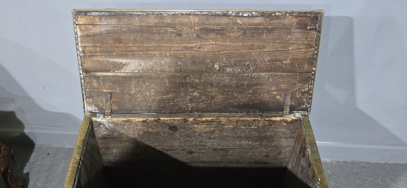 Top Quality Victorian Log Bin - Image 4