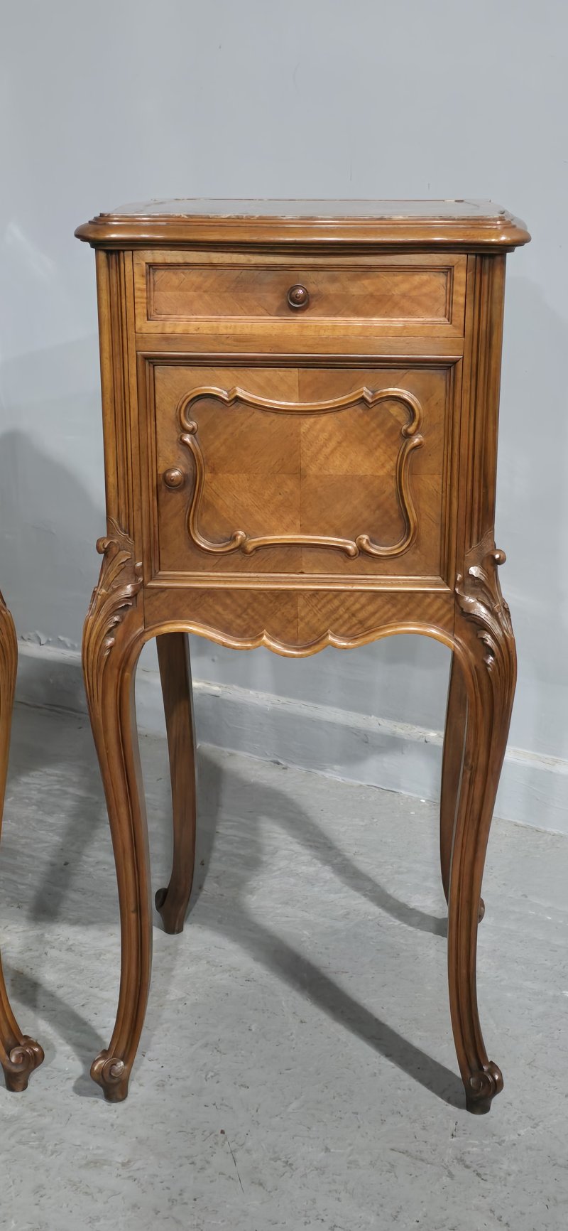 Top Quality Pair French Walnut Bedside Lamp Tables - Image 3