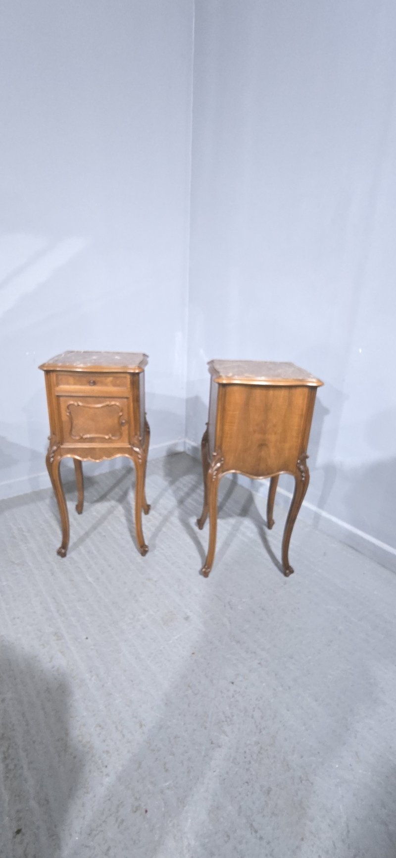 Top Quality Pair French Walnut Bedside Lamp Tables - Image 6
