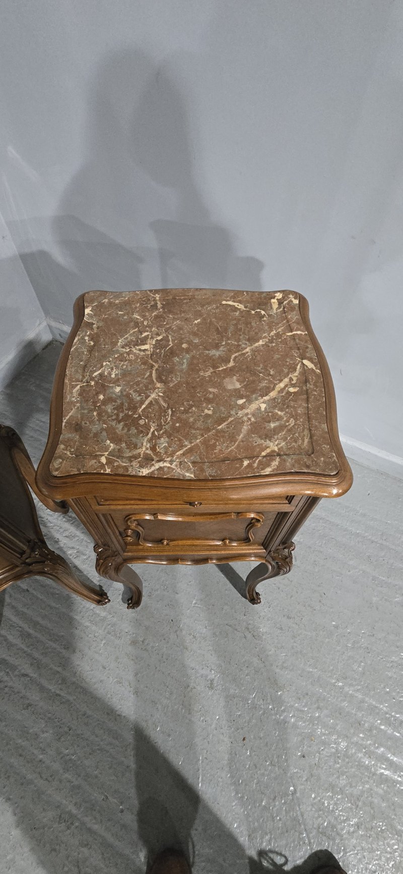 Top Quality Pair French Walnut Bedside Lamp Tables - Image 11