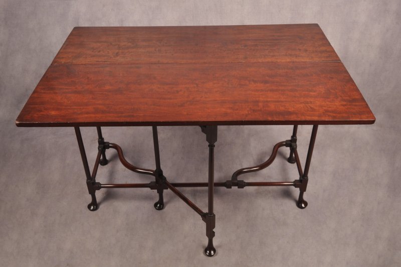 Rare 18th Century Mahogany Spider Table - Image 4