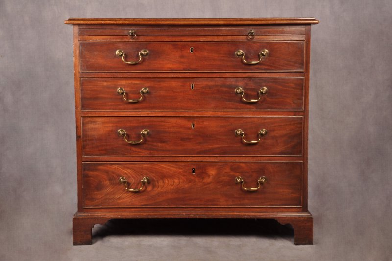 Fine 18th Century Mahogany Chest Of Drawers
