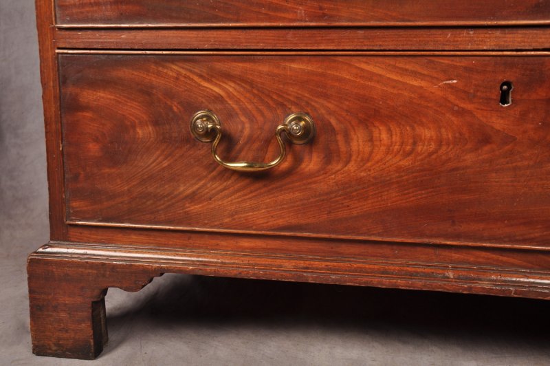 Fine 18th Century Mahogany Chest Of Drawers