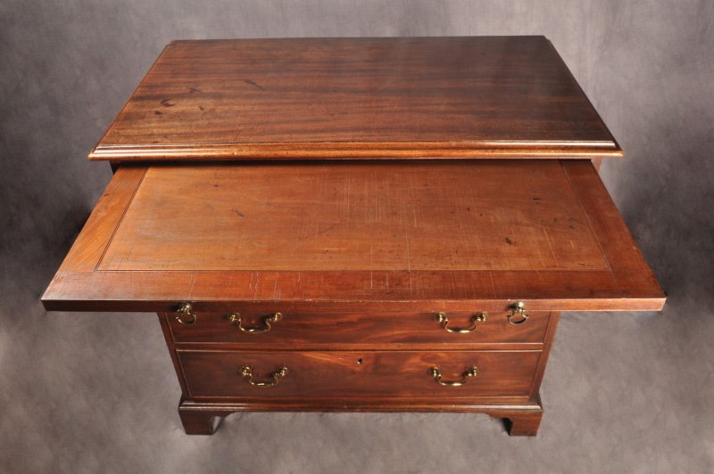 Fine 18th Century Mahogany Chest Of Drawers