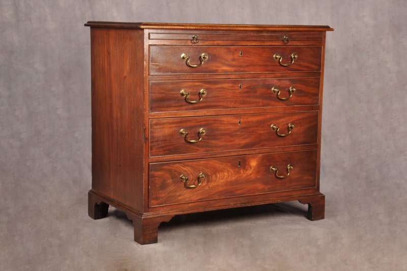 Fine 18th Century Mahogany Chest Of Drawers