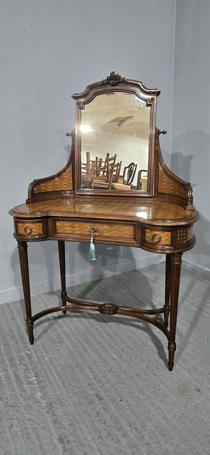 Fine French Dressing Table