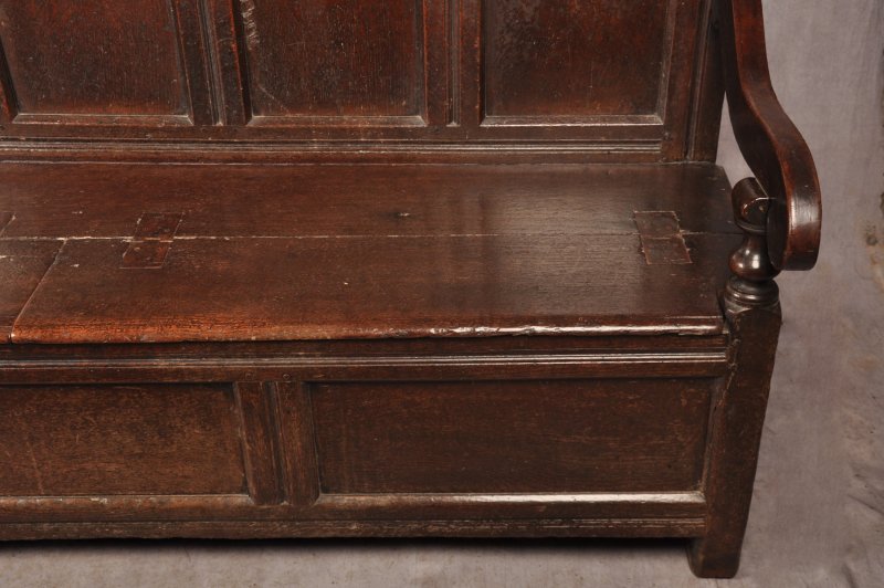 Rare 17th Century Oak North Country Box Settle