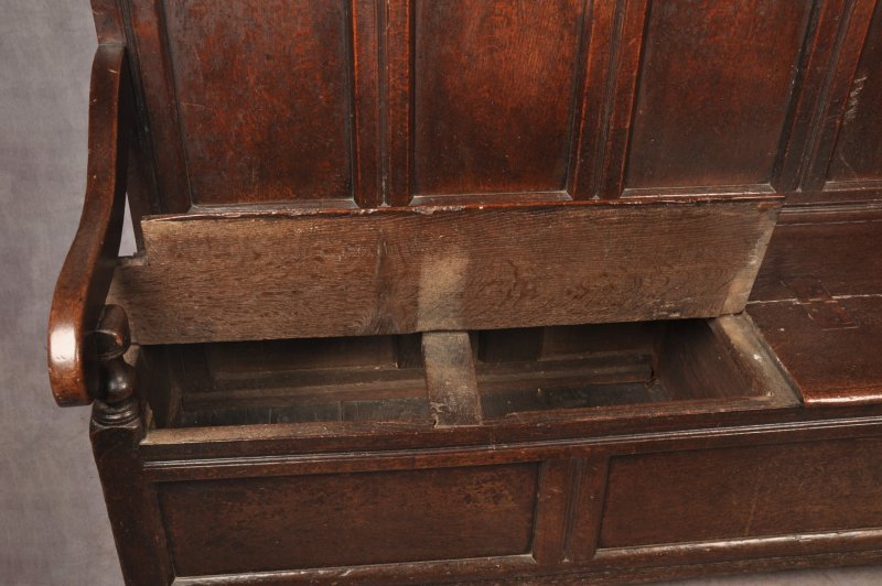 Rare 17th Century Oak North Country Box Settle