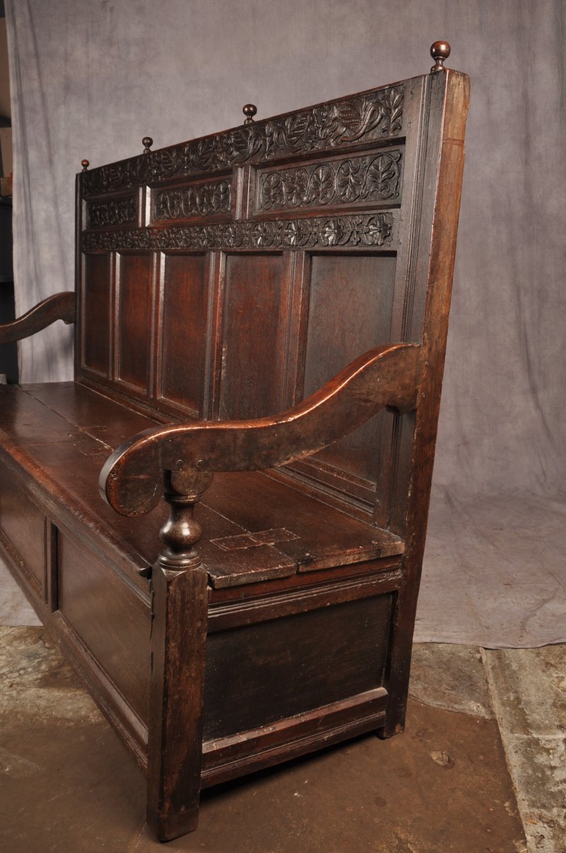 Rare 17th Century Oak North Country Box Settle
