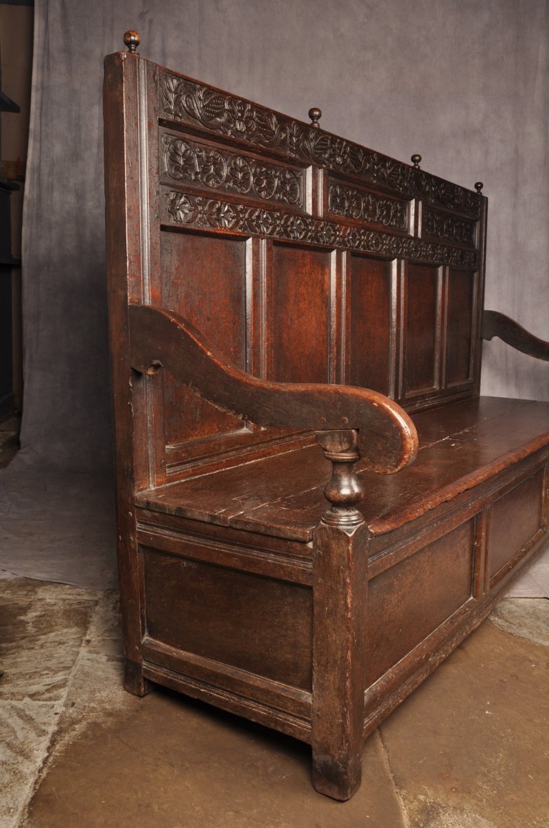 Rare 17th Century Oak North Country Box Settle