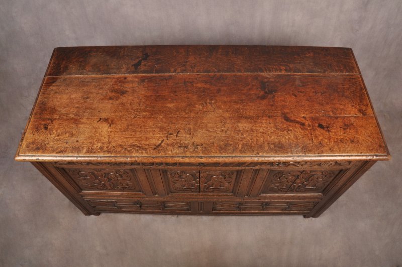 Queen Anne Oak Mule Kist