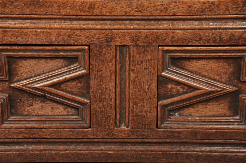 Queen Anne Oak Mule Kist