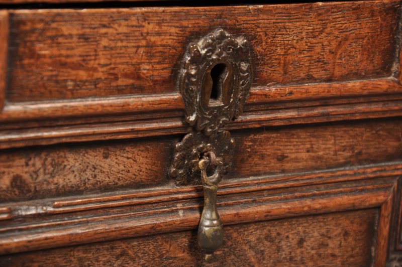 Queen Anne Oak Mule Kist