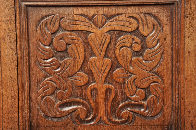 Queen Anne Oak Mule Kist