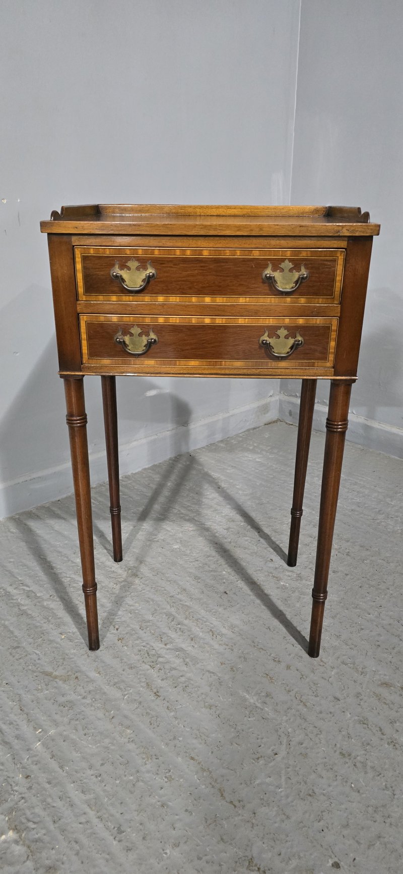 Very Pretty Two Drawer Side Table - Image 7