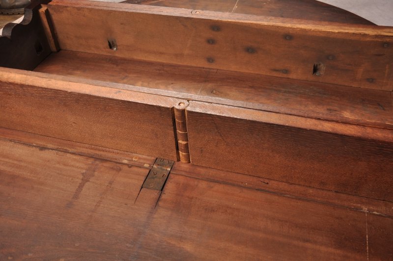 Fine 18th Century Mahogany Gateleg Table