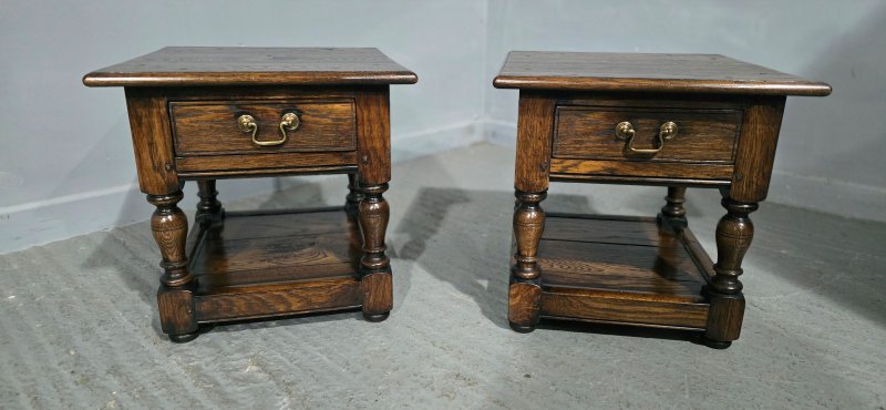 Super Pair Oak Lamp Tables