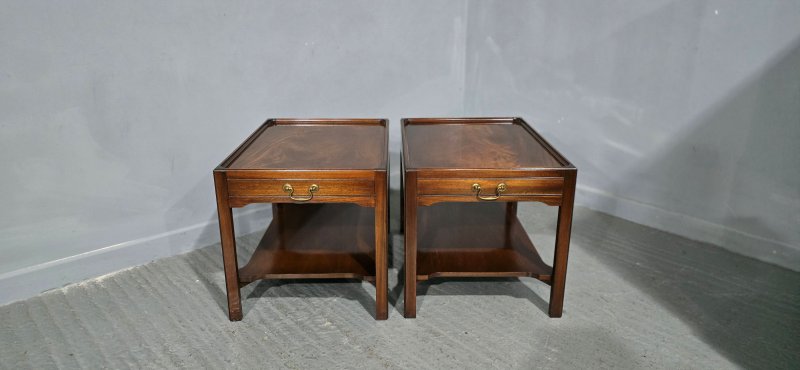 Wonderful Pair Mahogany Lamp Tables - Image 8