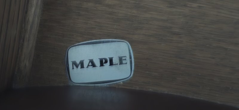 Superb Serpentine Georgian Chest of Drawers of Small Proportions - Image 3