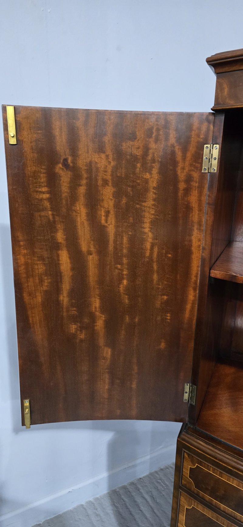 Superb Inlaid Bow Front Linen Press - Image 2