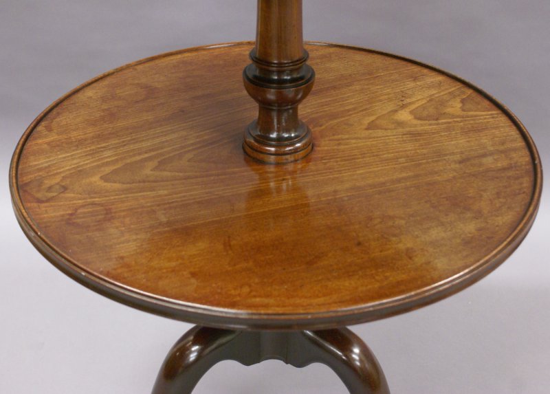 A Fine George III Mahogany Dumb Waiter - Image 6