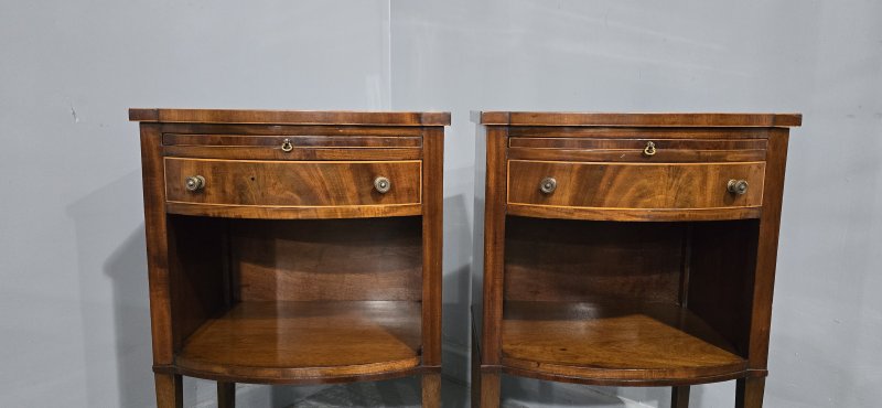 Fine Pair English Mahogany Bedside Lamp Cabinets - Image 4