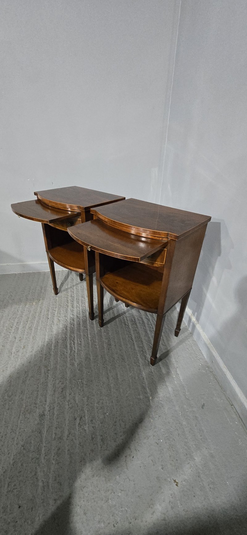 Fine Pair English Mahogany Bedside Lamp Cabinets - Image 8