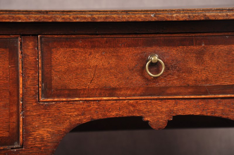Rare Early 18th Century Oak Side Table - Image 5