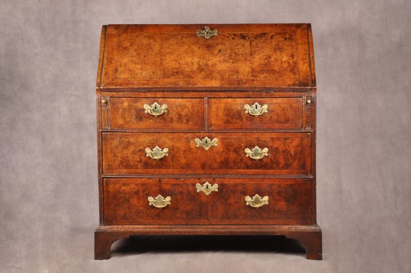 Early 18th Century Burr Walnut Bureau