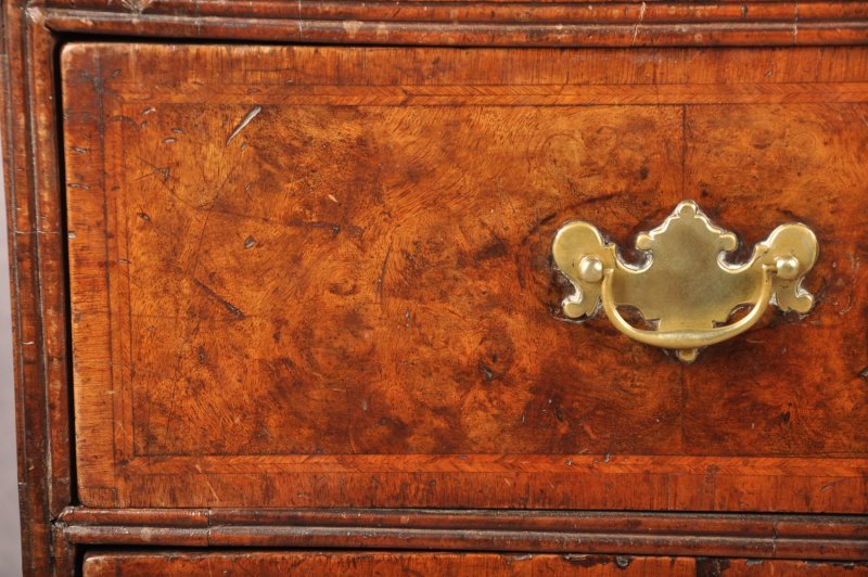 Early 18th Century Burr Walnut Bureau - Image 9