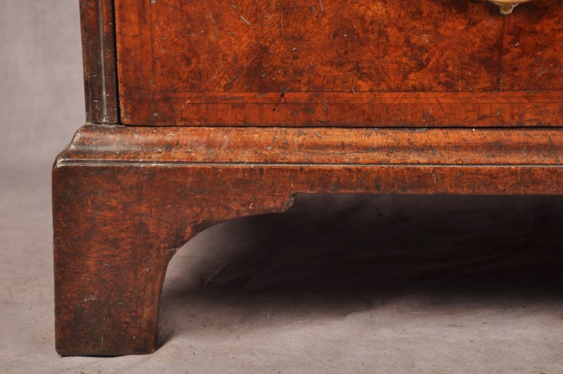 Early 18th Century Burr Walnut Bureau - Image 11