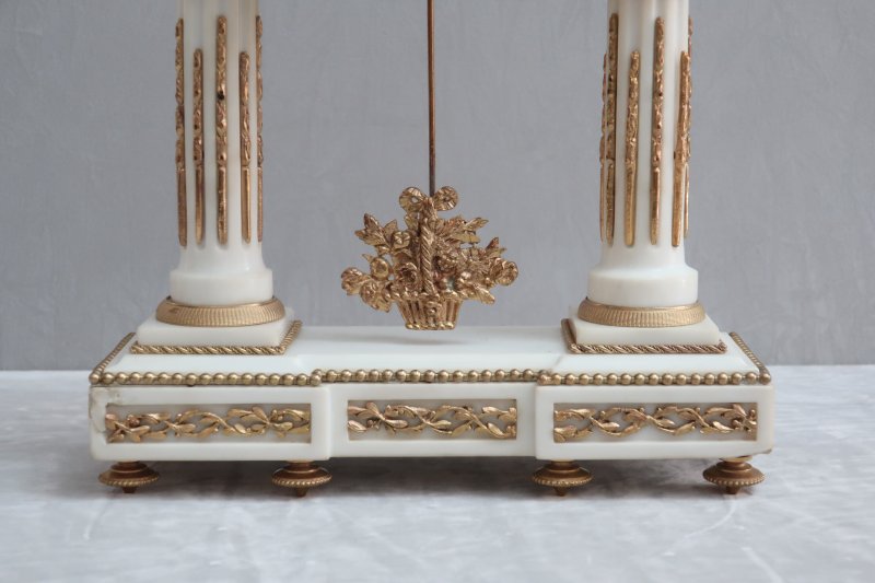 French Louis XVI Style White Marble Mantel Clock - Image 4