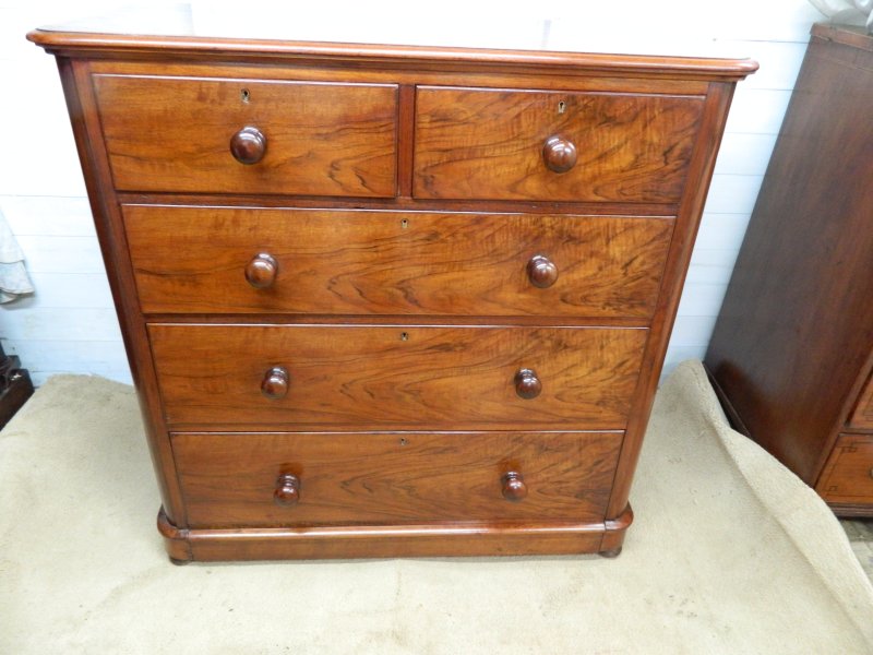 Victorian Mahogany Chest of Drawers - Image 2
