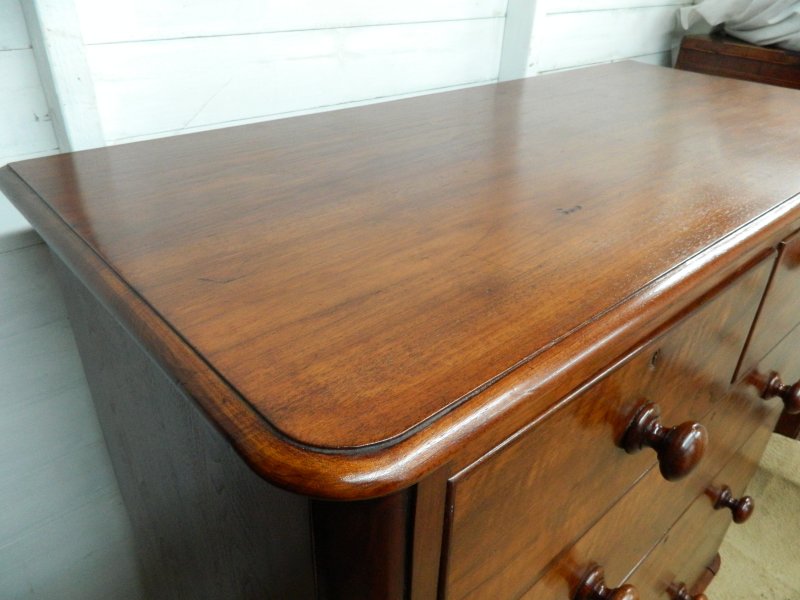 Victorian Mahogany Chest of Drawers - Image 4