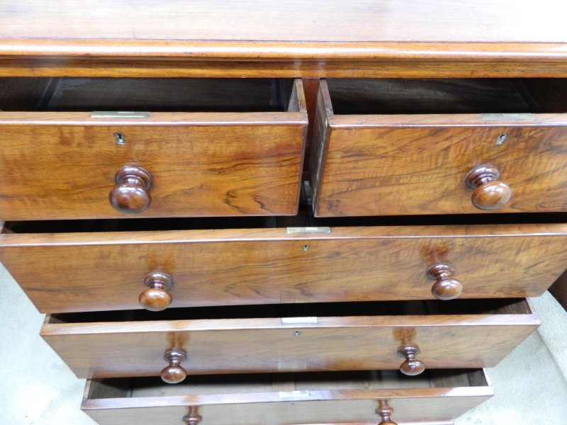 Victorian Mahogany Chest of Drawers - Image 11