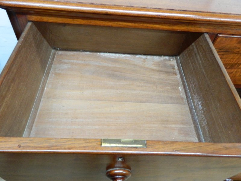 Victorian Mahogany Chest of Drawers - Image 14