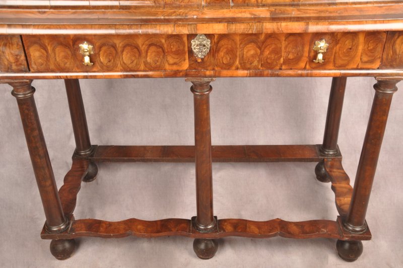 17th Century Olive Wood Oyster Cabinet - Image 20
