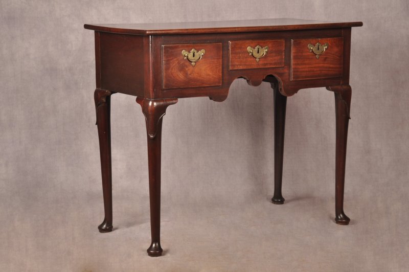 Fine Early 18th Century Mahogany Lowboy