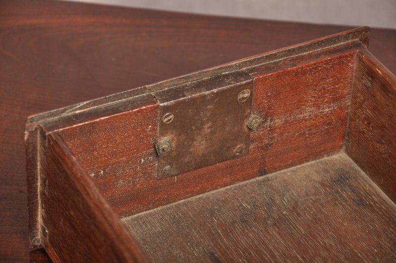 Fine Early 18th Century Mahogany Lowboy - Image 6