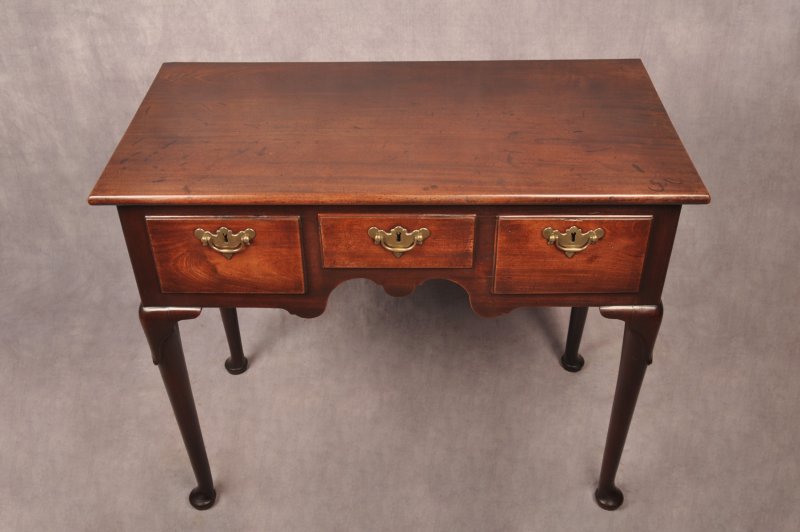 Fine Early 18th Century Mahogany Lowboy - Image 7