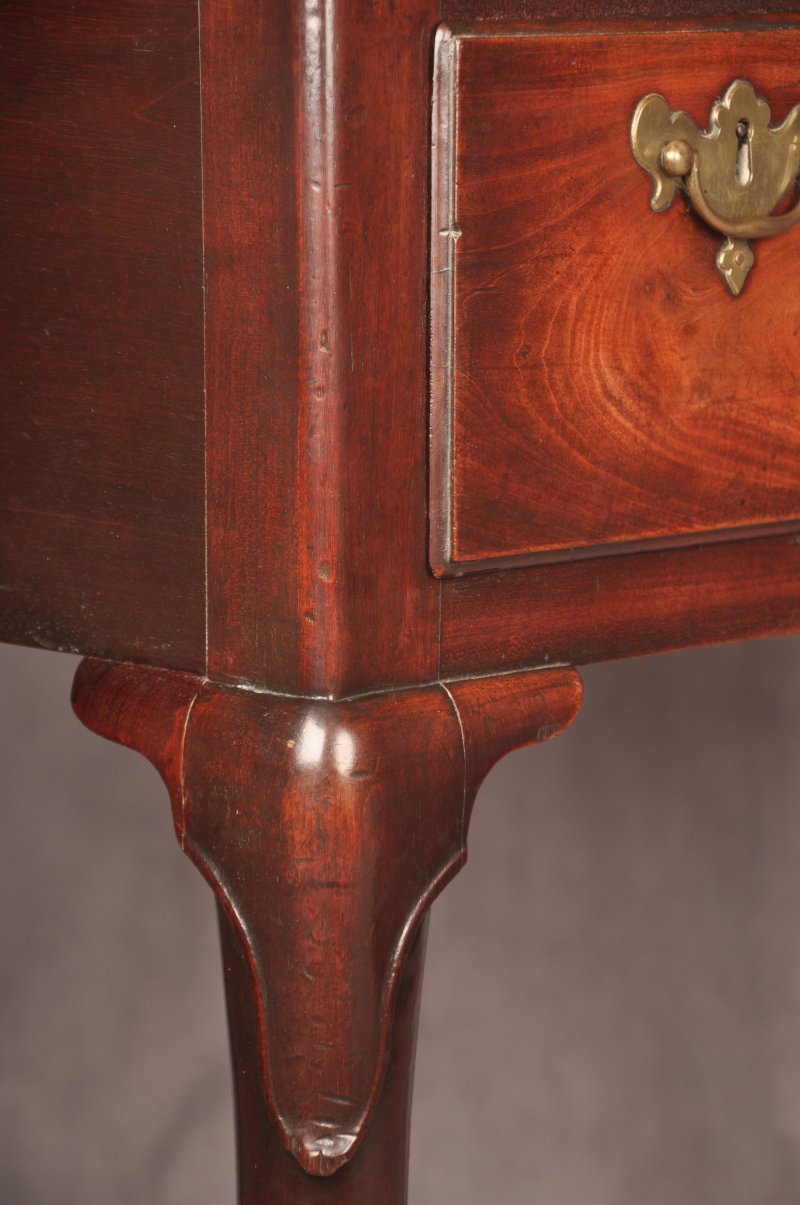 Fine Early 18th Century Mahogany Lowboy - Image 9