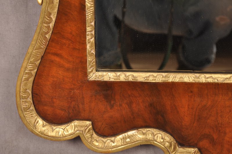Fine 18th Century Walnut & Parcel Gilt Mirror - Image 10