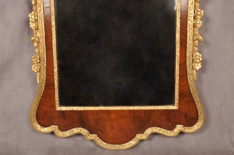Fine 18th Century Walnut & Parcel Gilt Mirror - Image 13